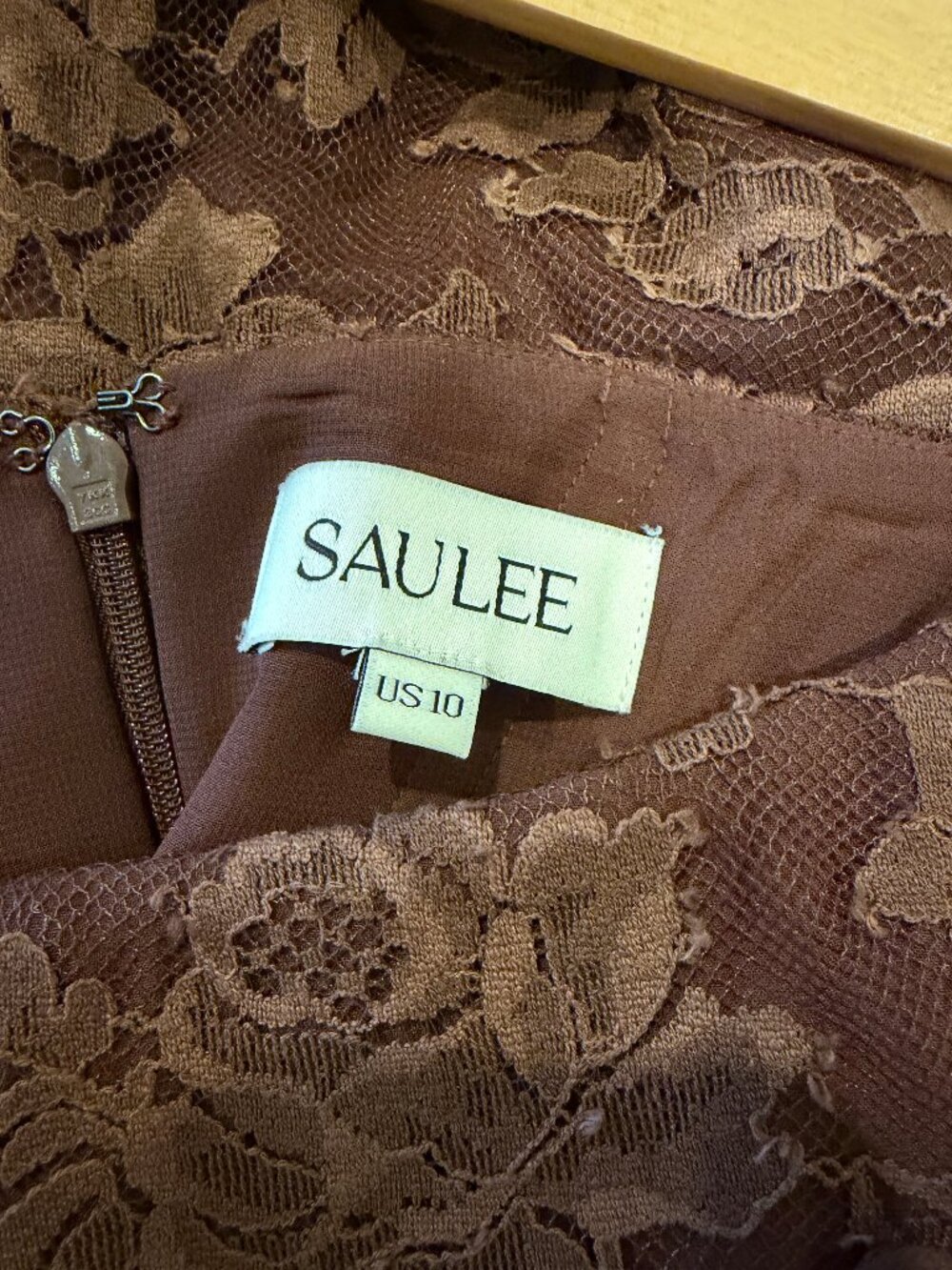 Sau Lee Julia Lace Gown - Picture 4 of 4